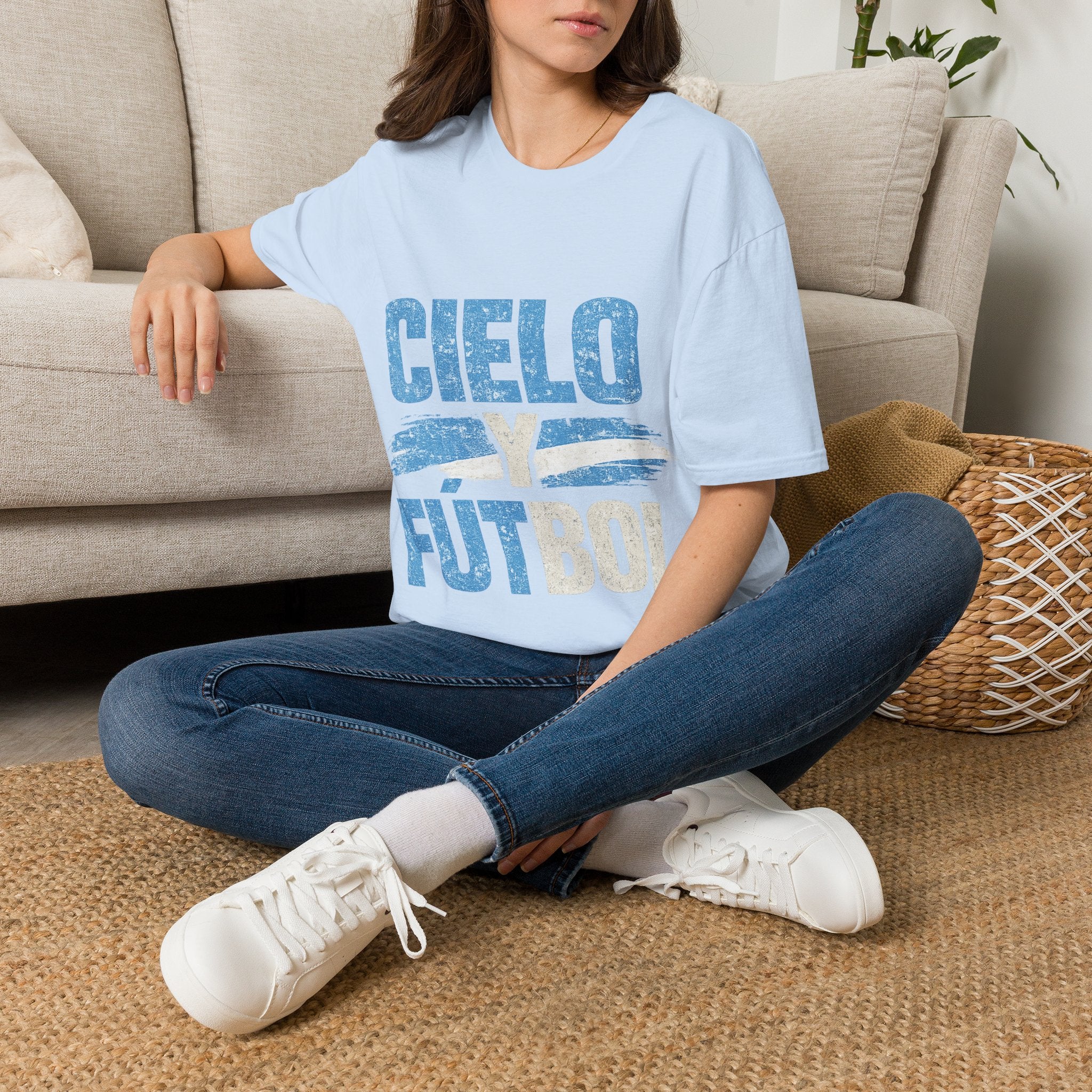 Argentina Cielo Fútbol T-Shirt — Vintage Sky Blue Soccer Tee