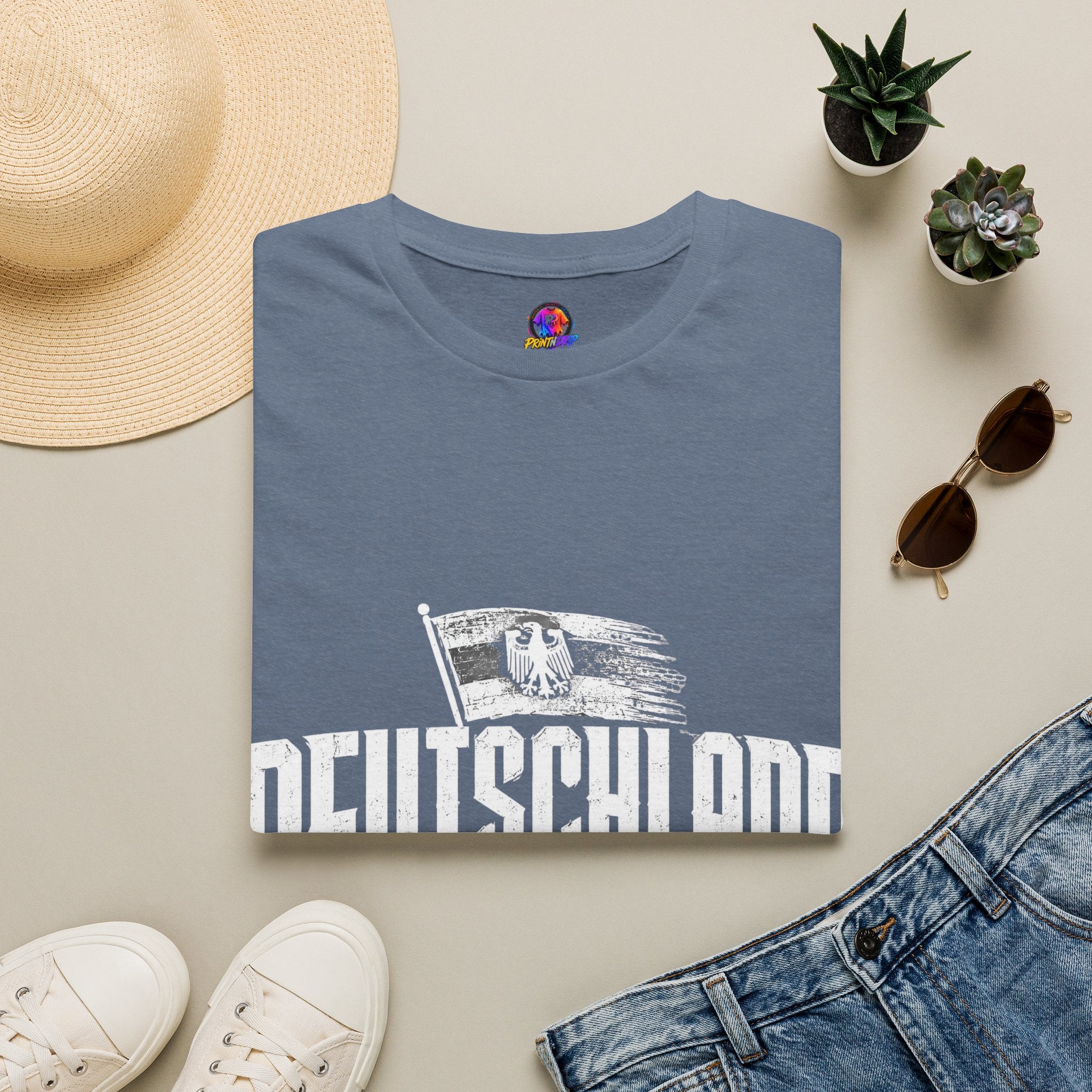 Germany Deutschland T-Shirt — Vintage German Crest Soccer Fan Tee