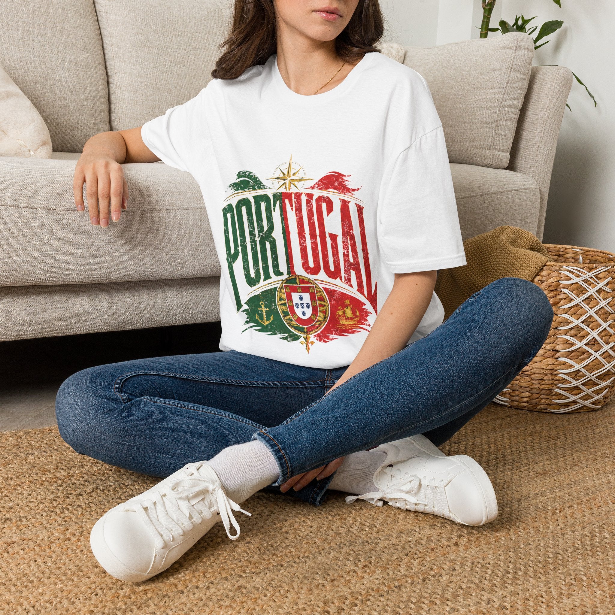 Portugal Vintage Compass T-Shirt — Retro Portuguese Flag Travel Tee