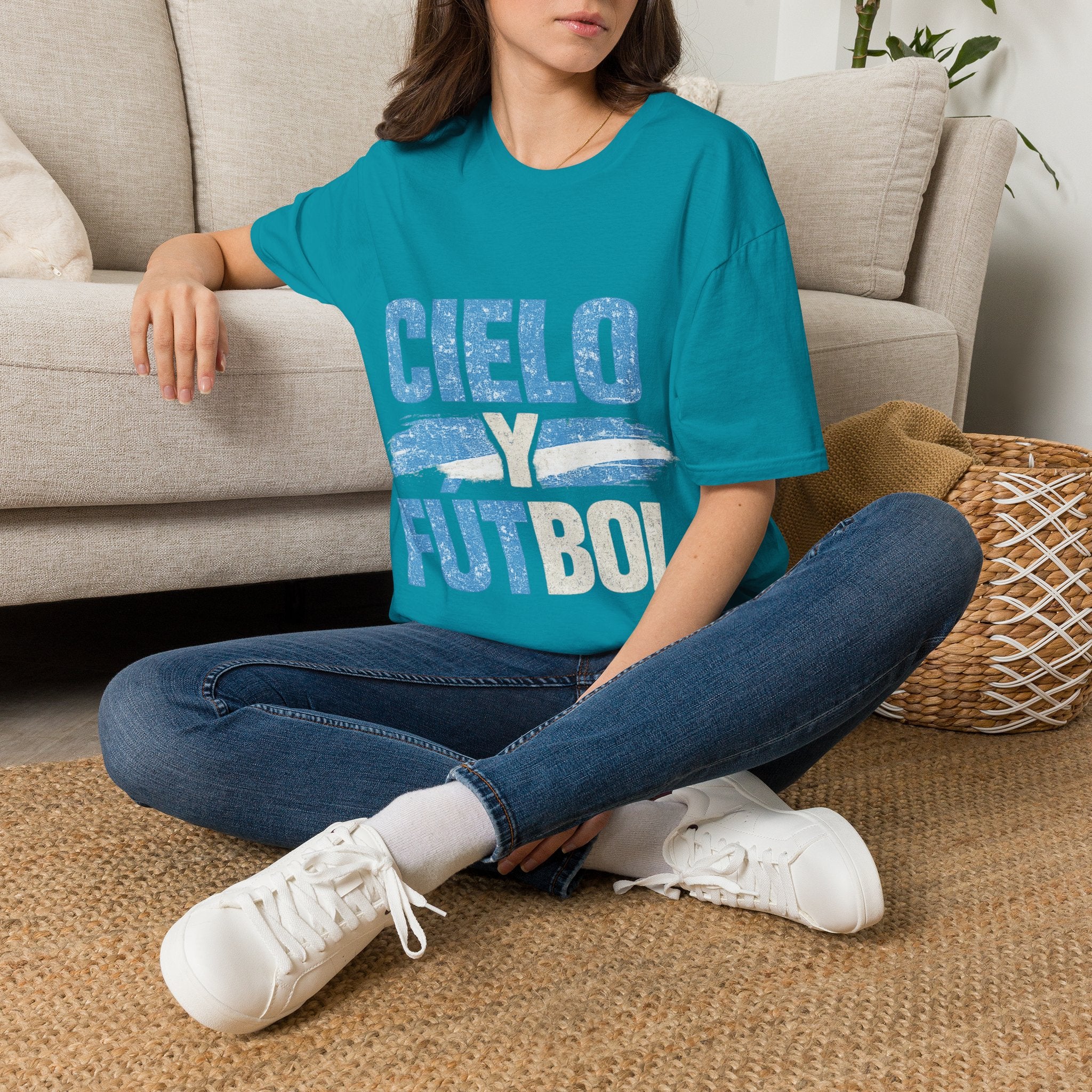 Argentina Cielo Fútbol T-Shirt — Vintage Sky Blue Soccer Tee