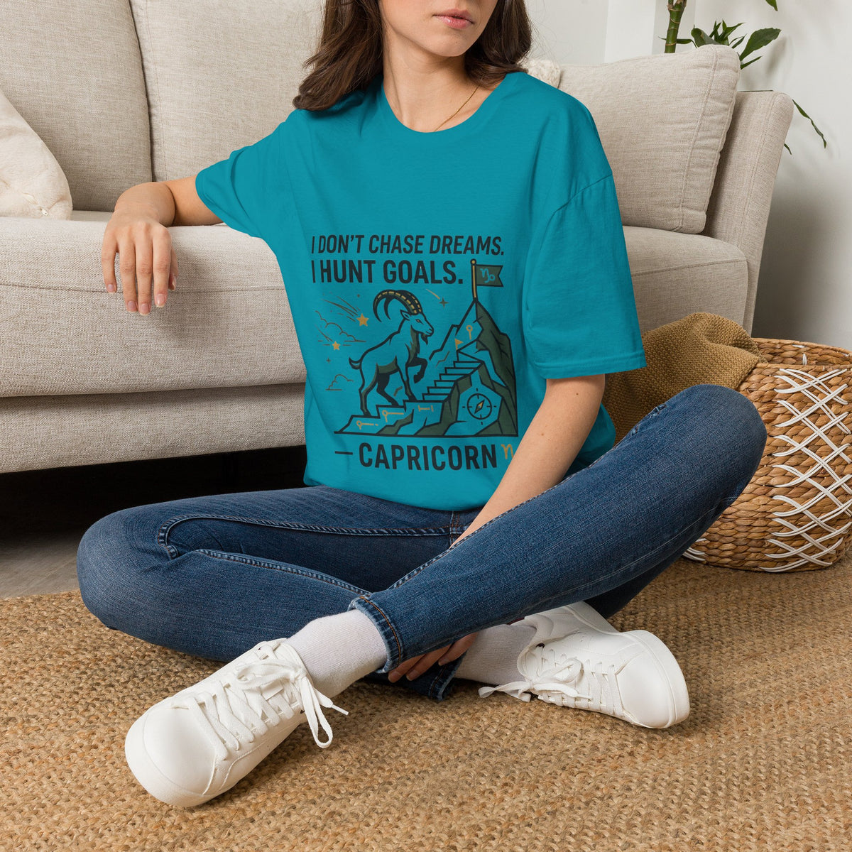 Capricorn T‑Shirt — I Don’t Chase Dreams, I Hunt Goals