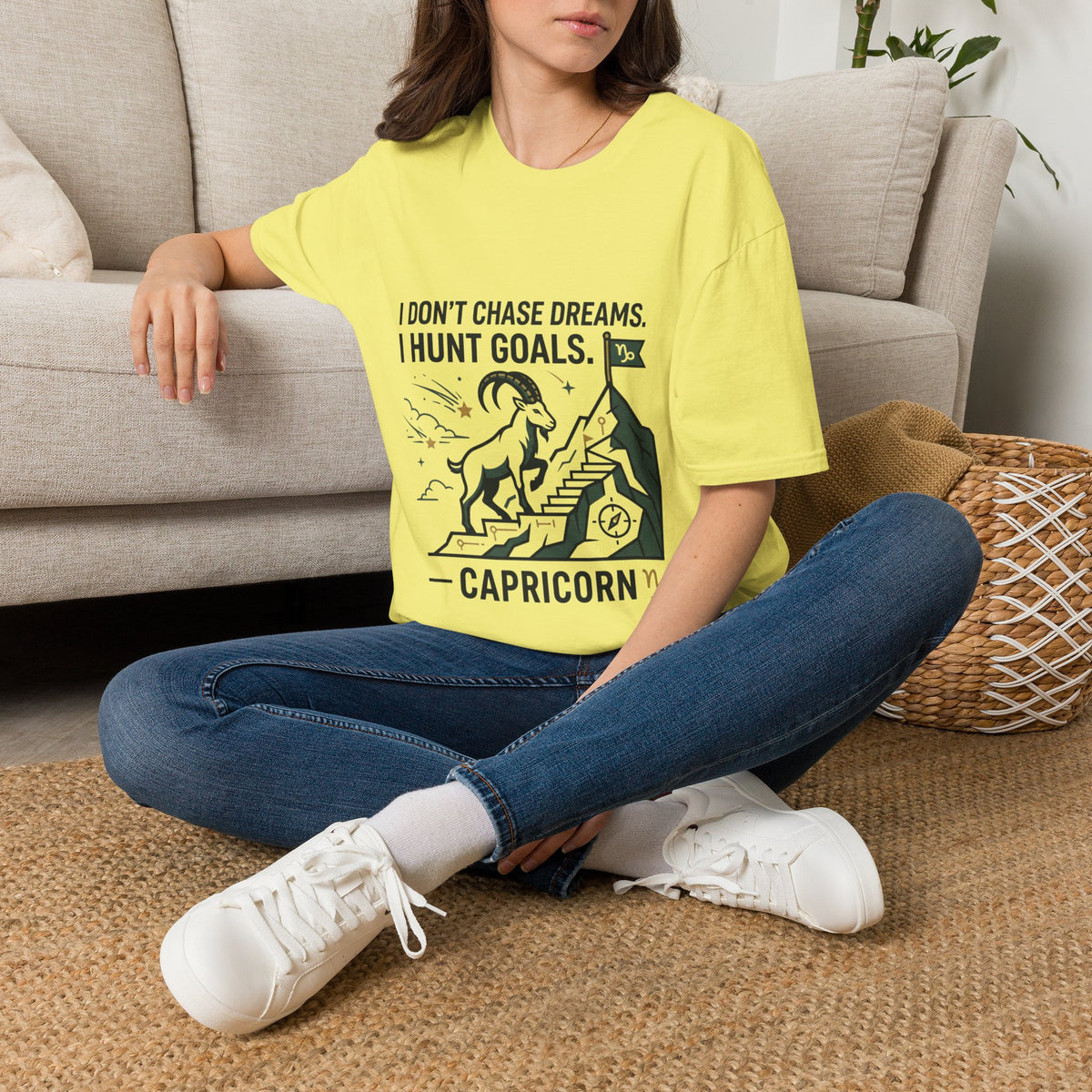 Capricorn T‑Shirt — I Don’t Chase Dreams, I Hunt Goals