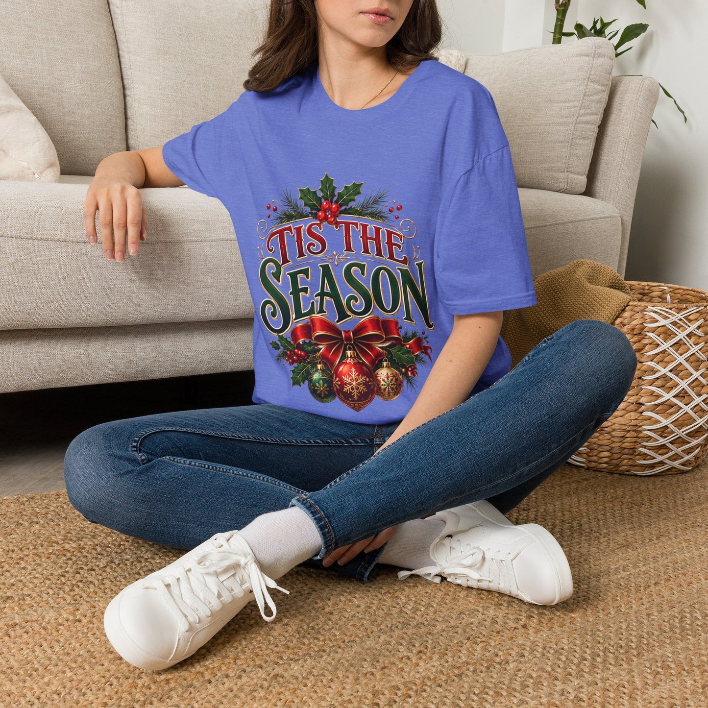 T-Shirt — 'Tis The Season' Christmas Holiday Graphic Tee