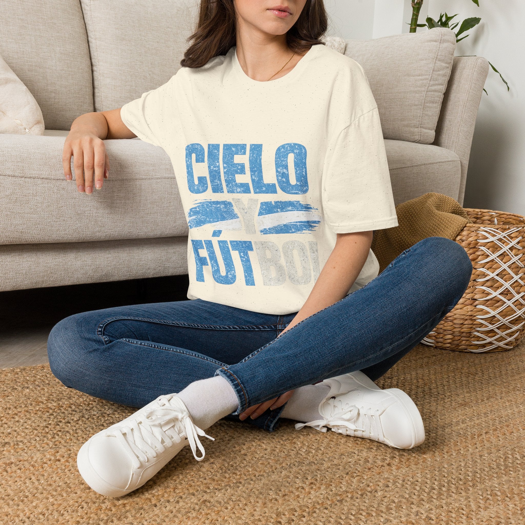 Argentina Cielo Fútbol T-Shirt — Vintage Sky Blue Soccer Tee