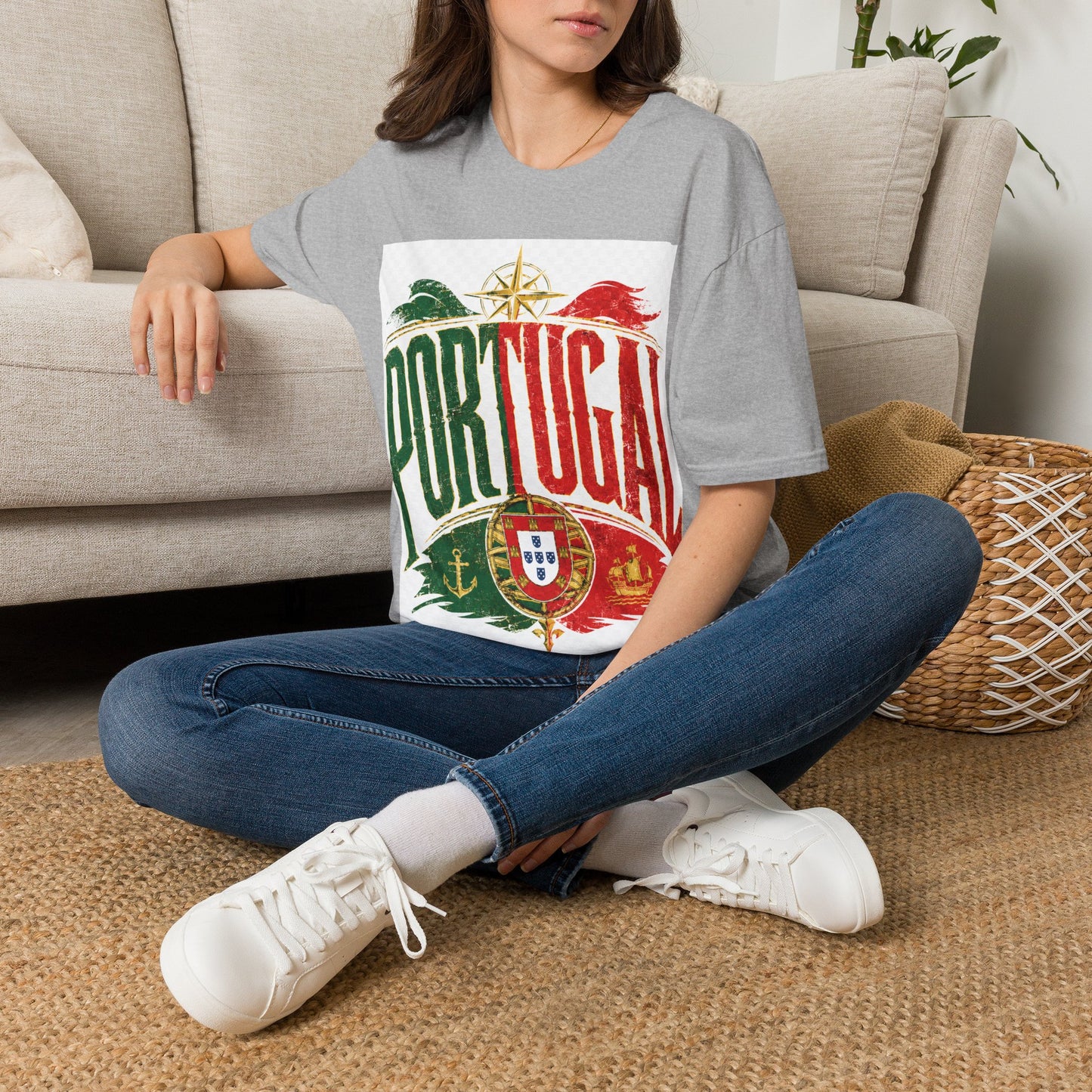Portugal Vintage Compass T-Shirt — Retro Portuguese Flag Travel Tee