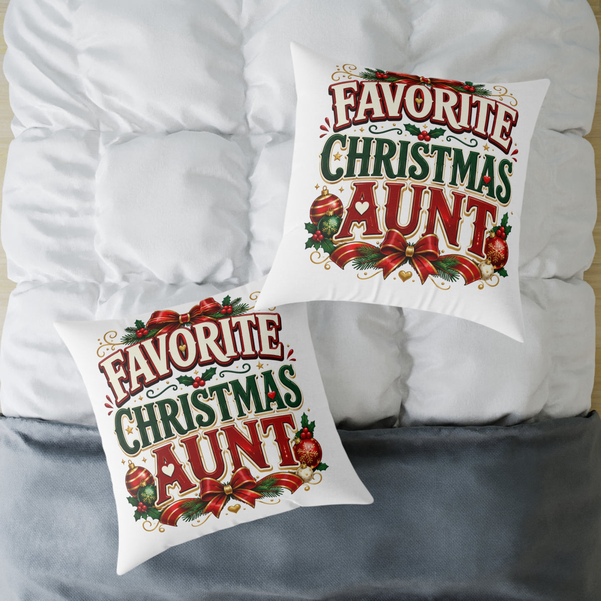 Christmas Aunt Pillow — "Favorite Christmas Aunt" Holiday Decorative Throw Pillow