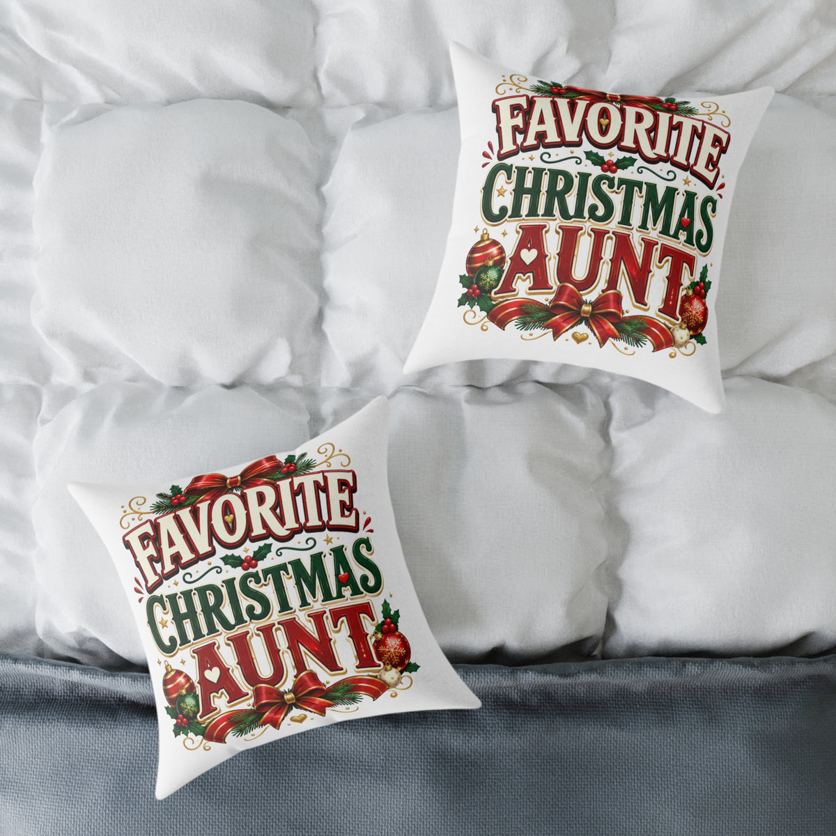 Christmas Aunt Pillow — "Favorite Christmas Aunt" Holiday Decorative Throw Pillow