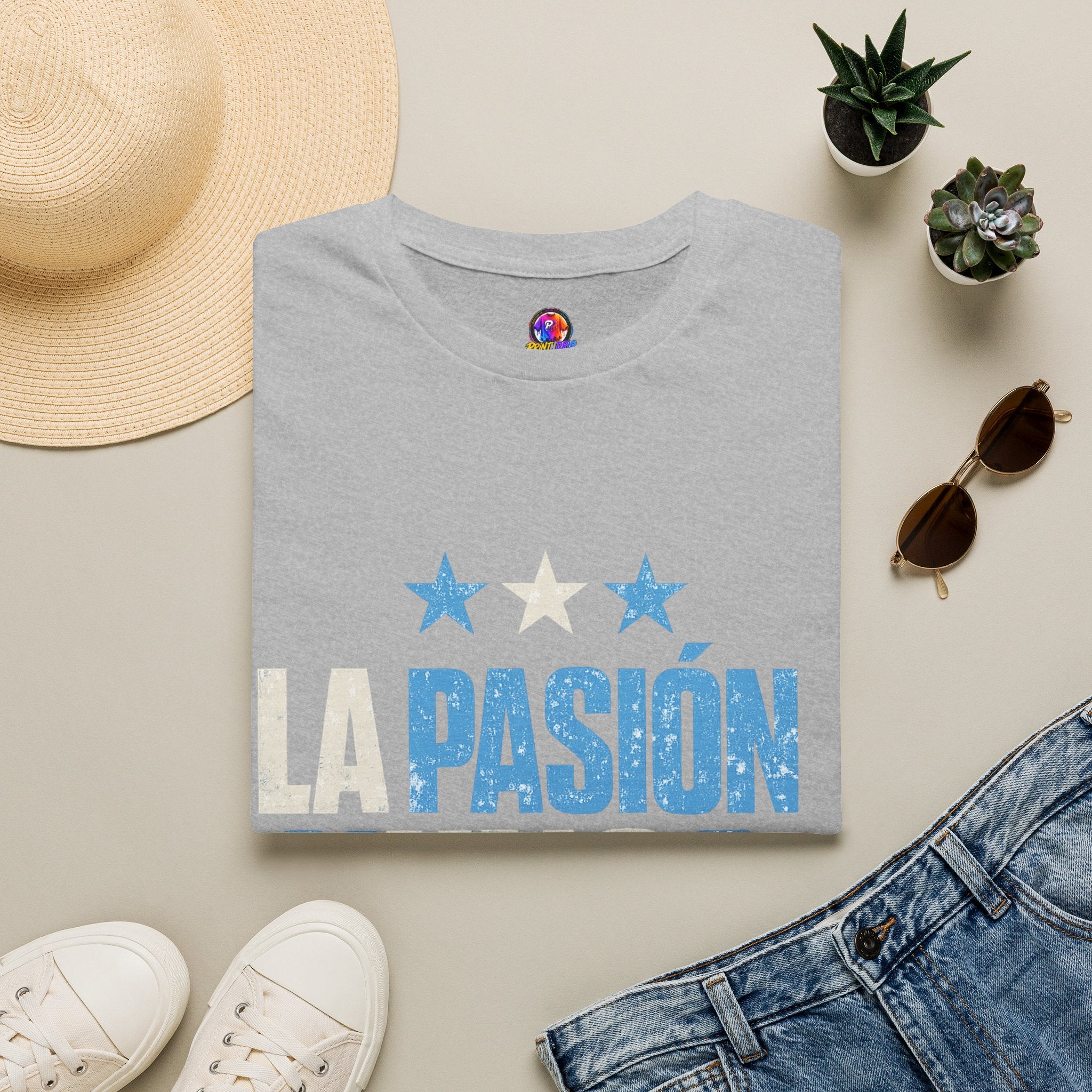 Argentina Fan Shirt La Pasión Nunca Muere T-Shirt — Spanish Pride Soccer/Fan Tee