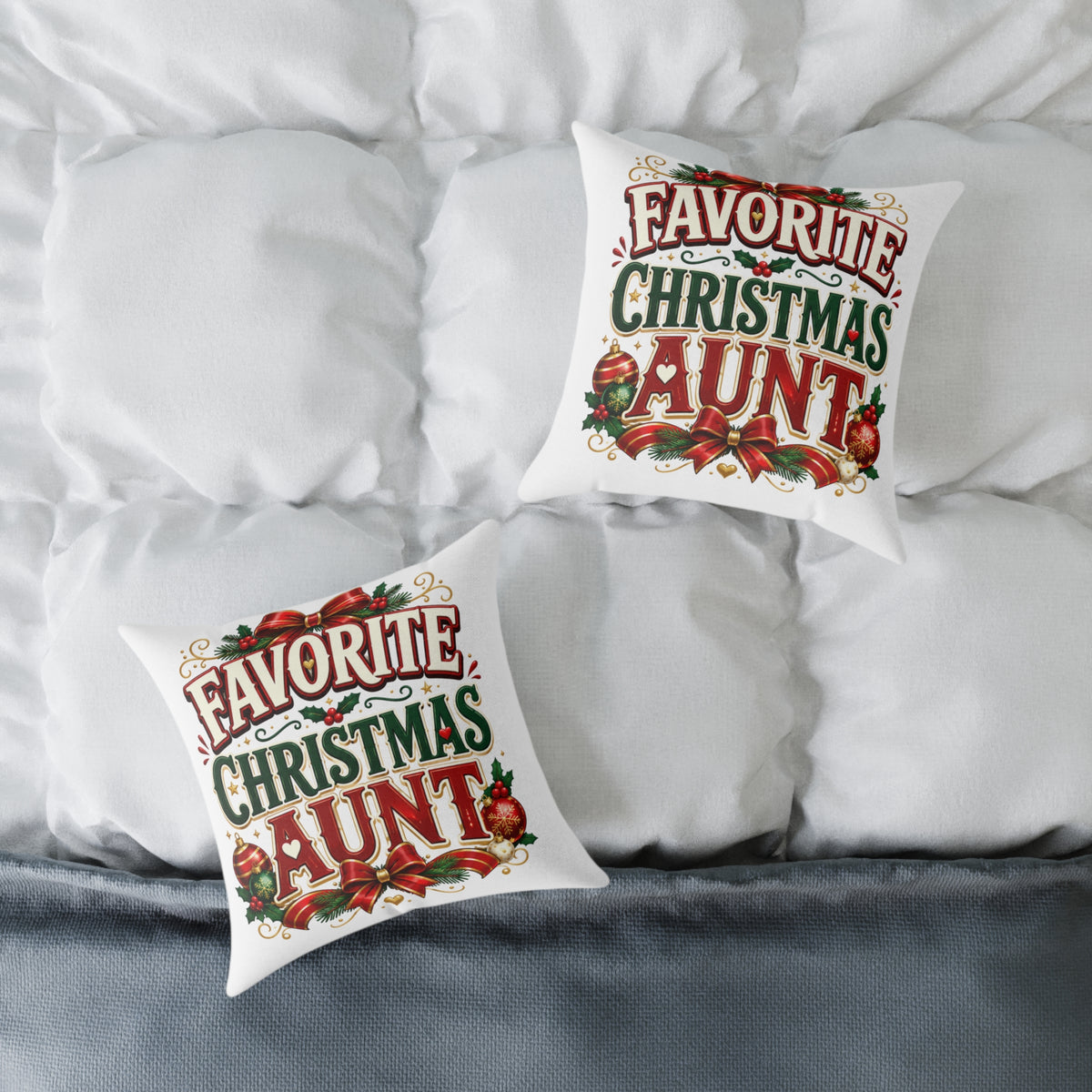Christmas Aunt Pillow — "Favorite Christmas Aunt" Holiday Decorative Throw Pillow