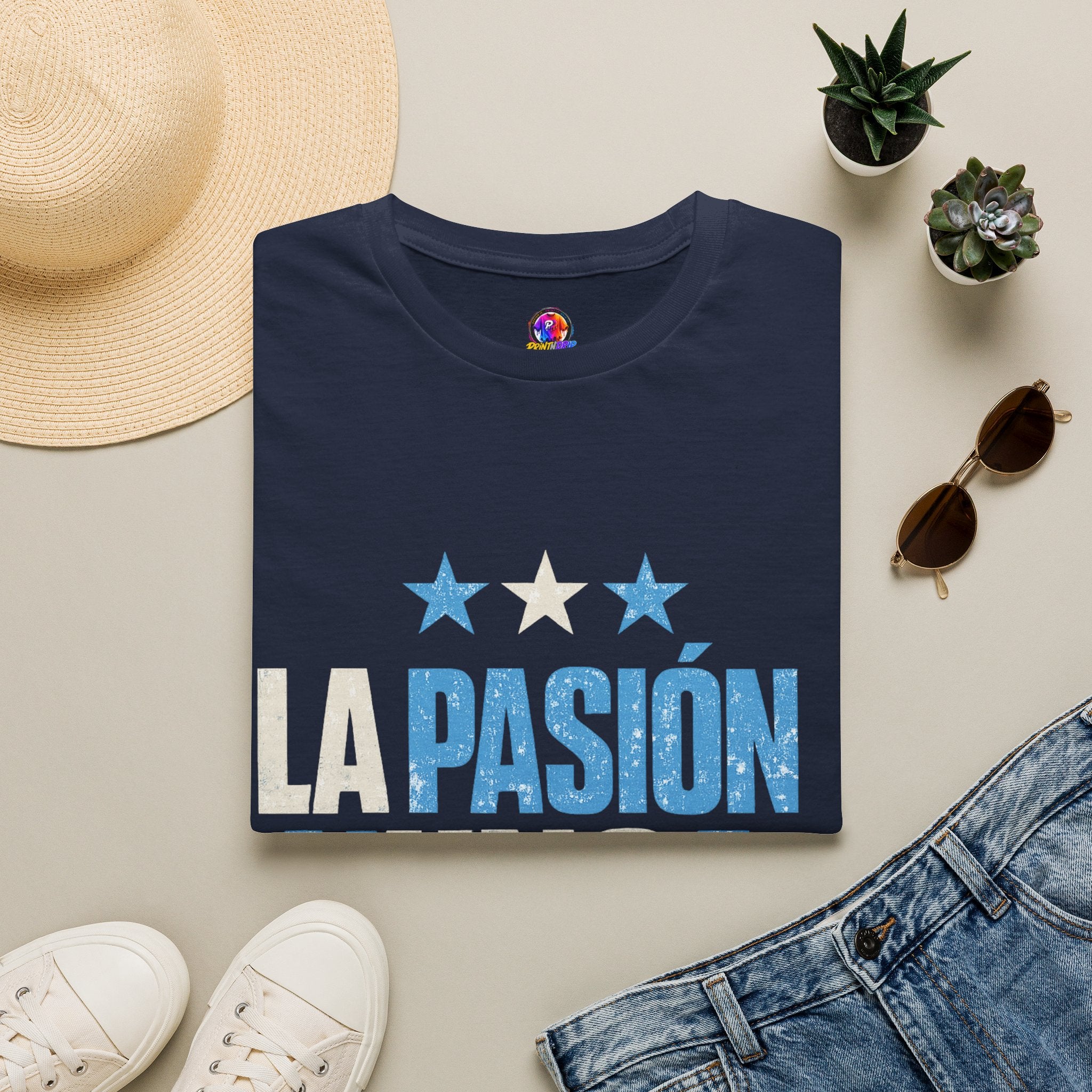 Argentina Fan Shirt La Pasión Nunca Muere T-Shirt — Spanish Pride Soccer/Fan Tee
