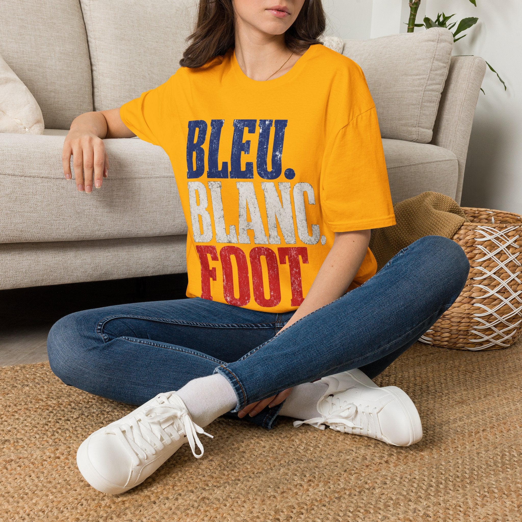 France T-Shirt — Bleu Blanc Foot Vintage French Flag Soccer Graphic Tee