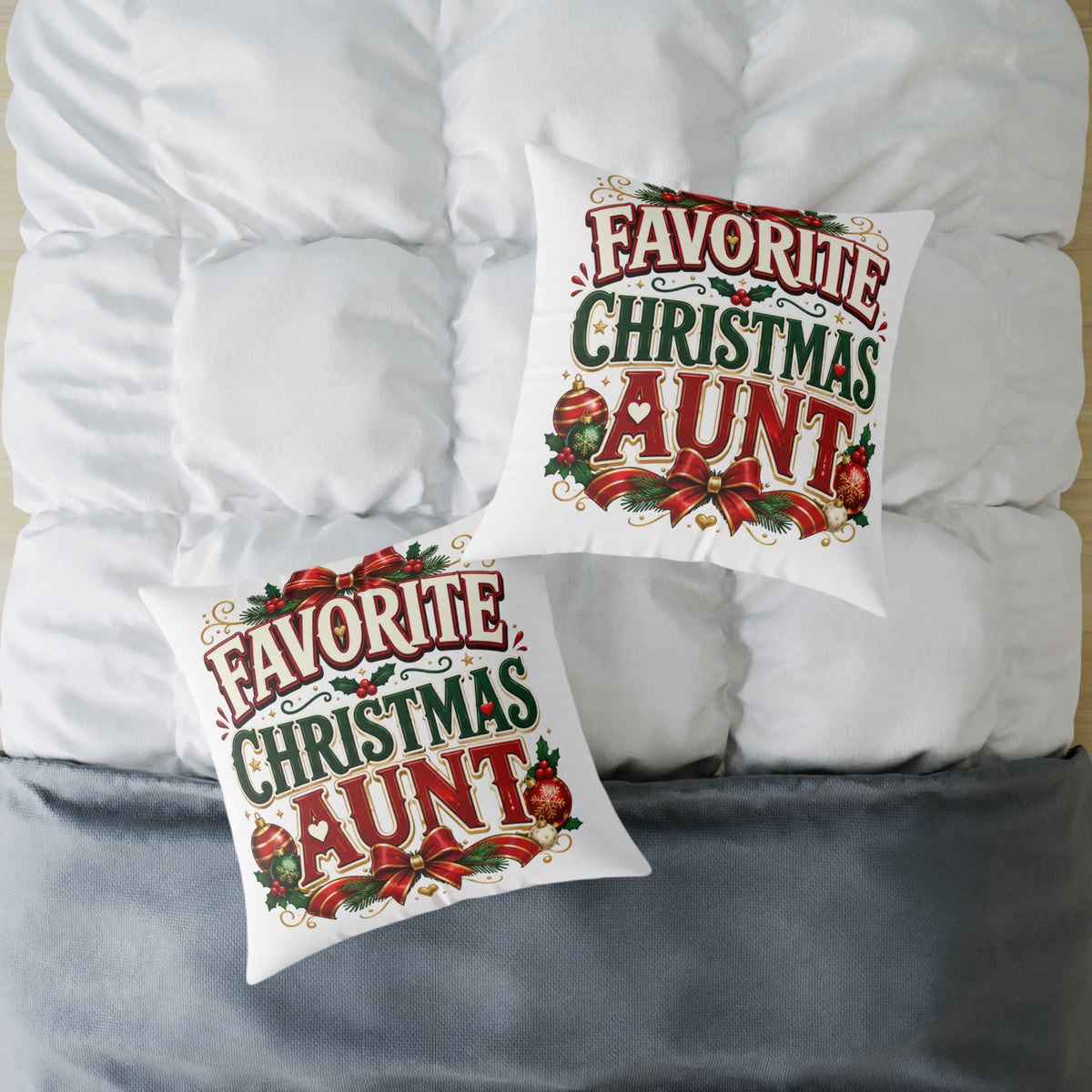 Christmas Aunt Pillow — "Favorite Christmas Aunt" Holiday Decorative Throw Pillow