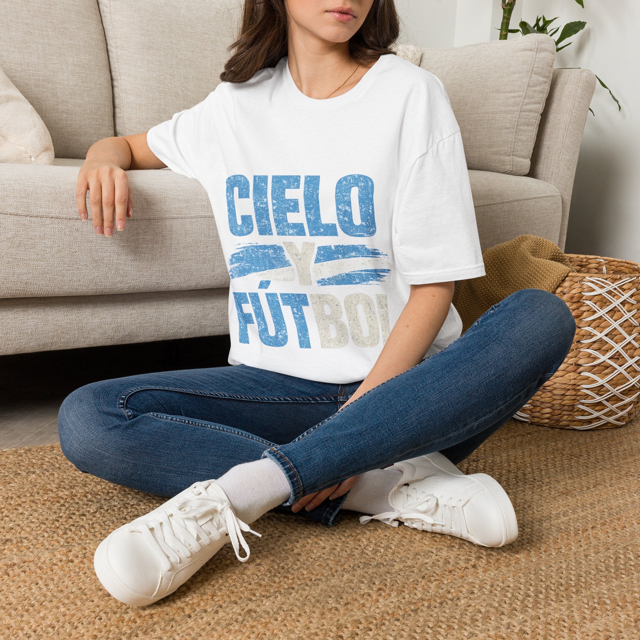 Argentina Cielo Fútbol T-Shirt — Vintage Sky Blue Soccer Tee