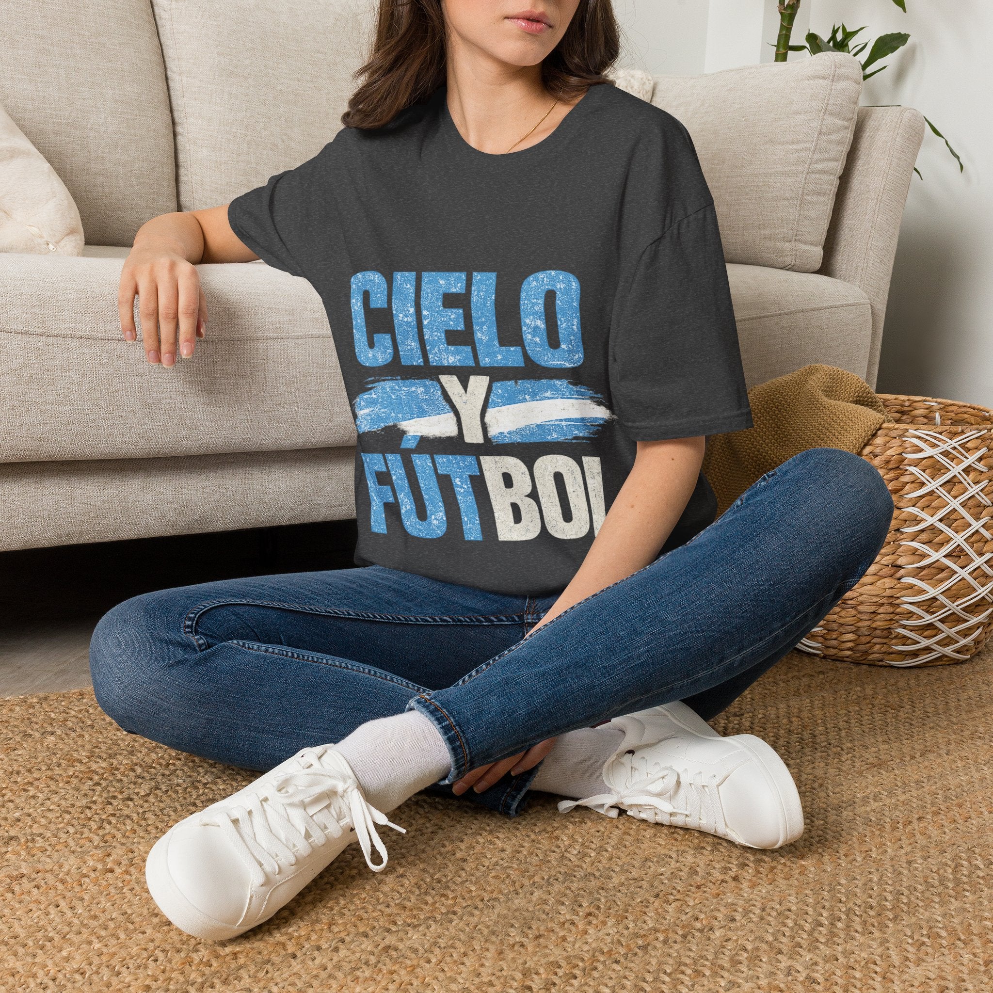 Argentina Cielo Fútbol T-Shirt — Vintage Sky Blue Soccer Tee