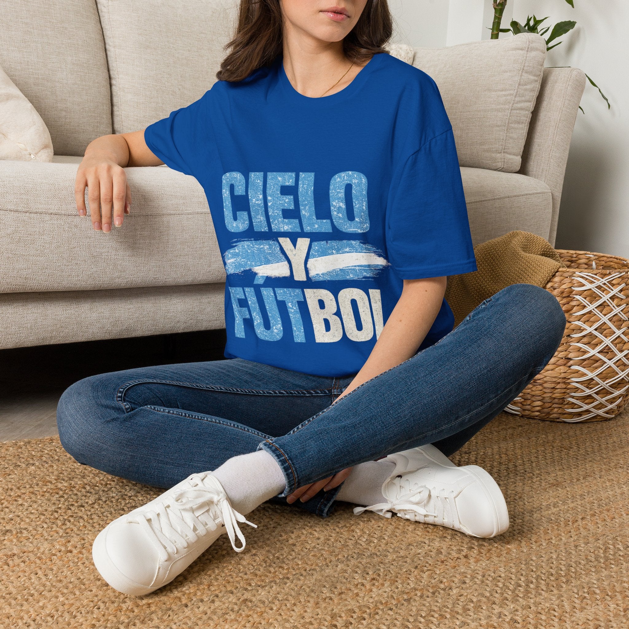 Argentina Cielo Fútbol T-Shirt — Vintage Sky Blue Soccer Tee