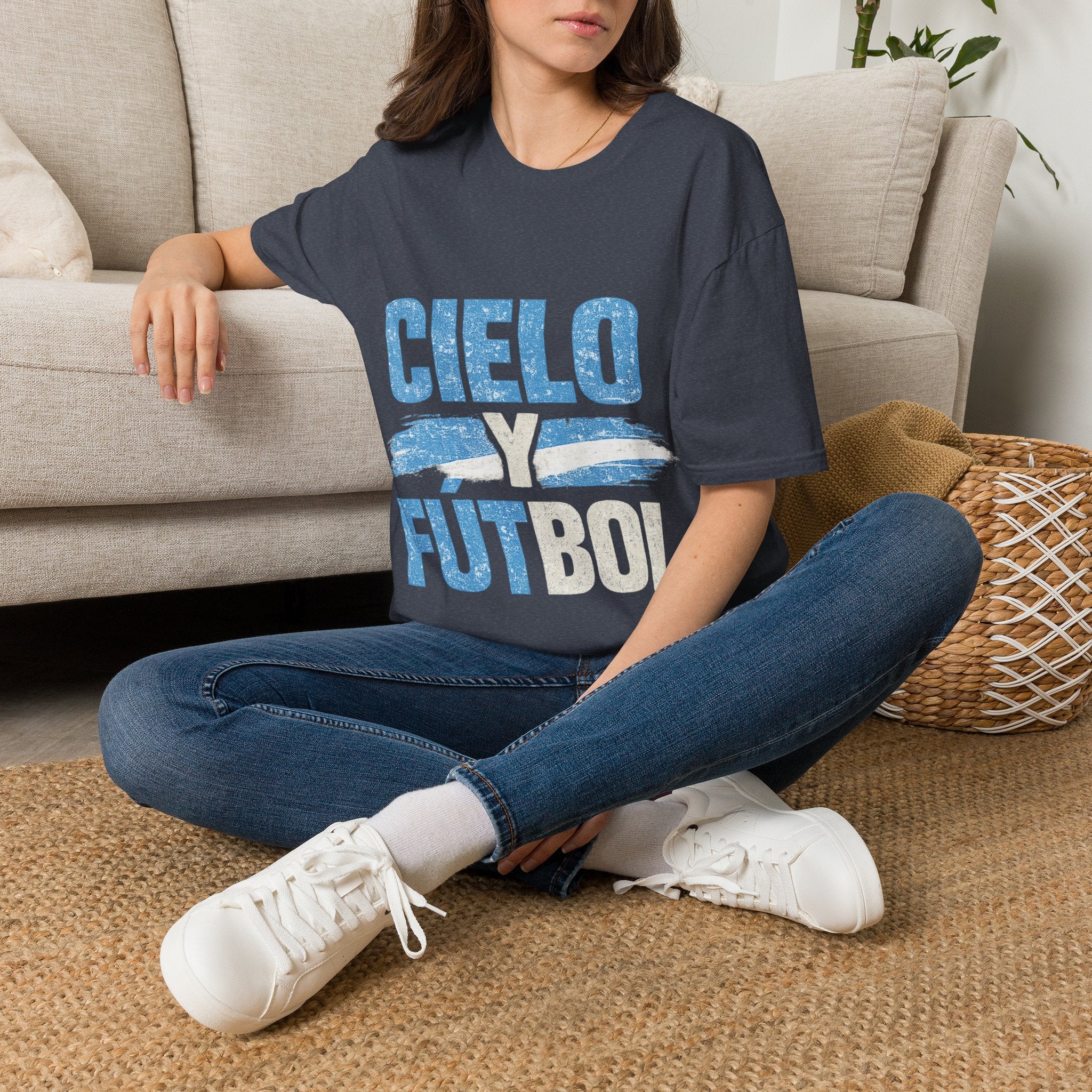 Argentina Cielo Fútbol T-Shirt — Vintage Sky Blue Soccer Tee