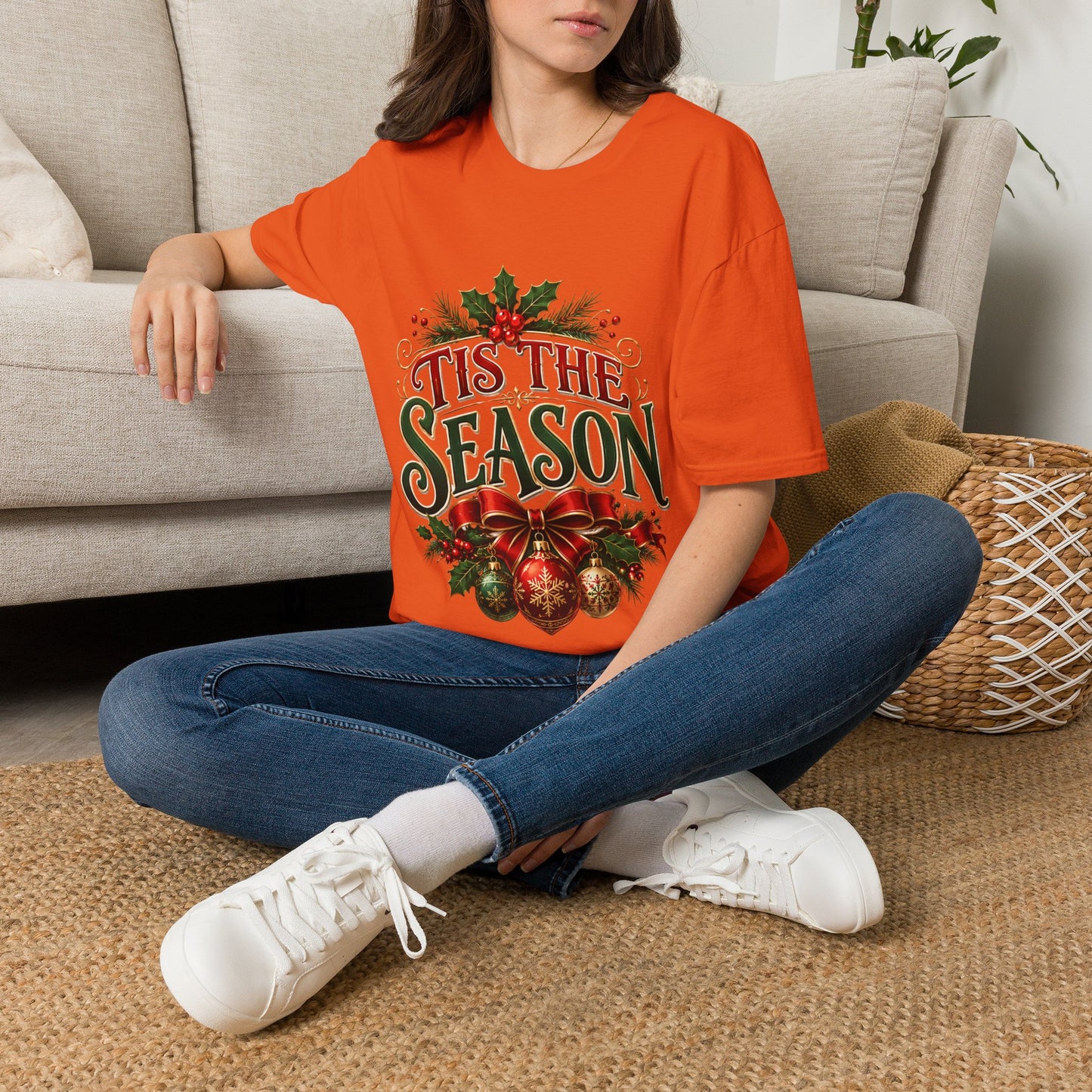 T-Shirt — 'Tis The Season' Christmas Holiday Graphic Tee