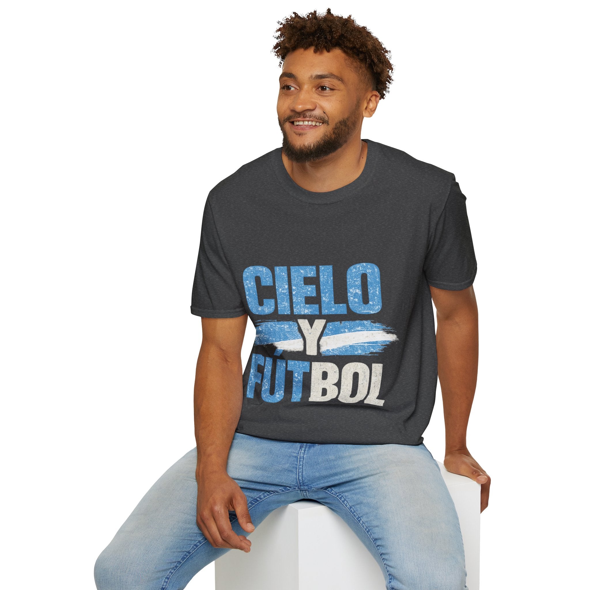 Argentina Cielo Fútbol T-Shirt — Vintage Sky Blue Soccer Tee