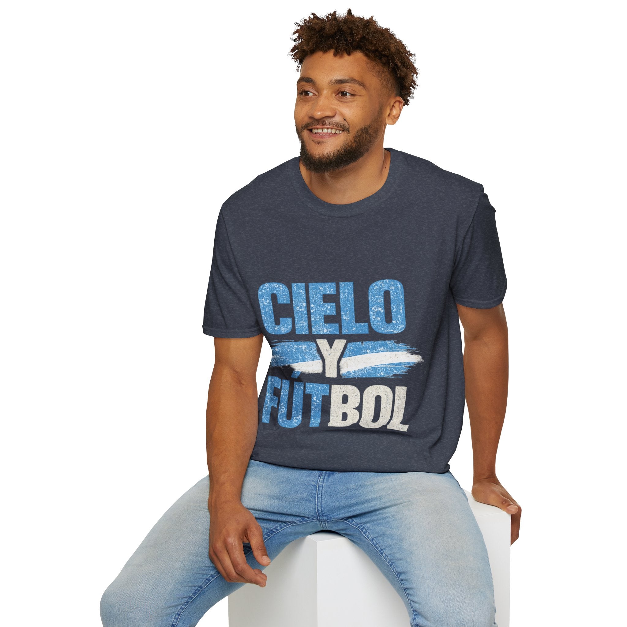 Argentina Cielo Fútbol T-Shirt — Vintage Sky Blue Soccer Tee