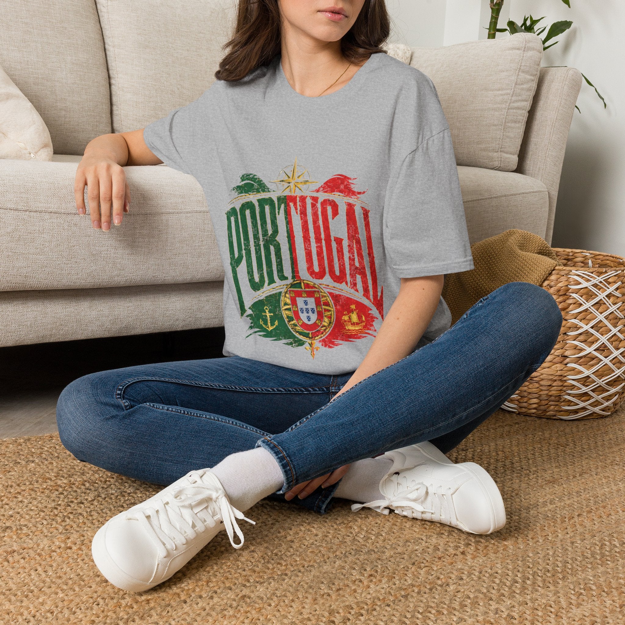 Portugal Vintage Compass T-Shirt — Retro Portuguese Flag Travel Tee