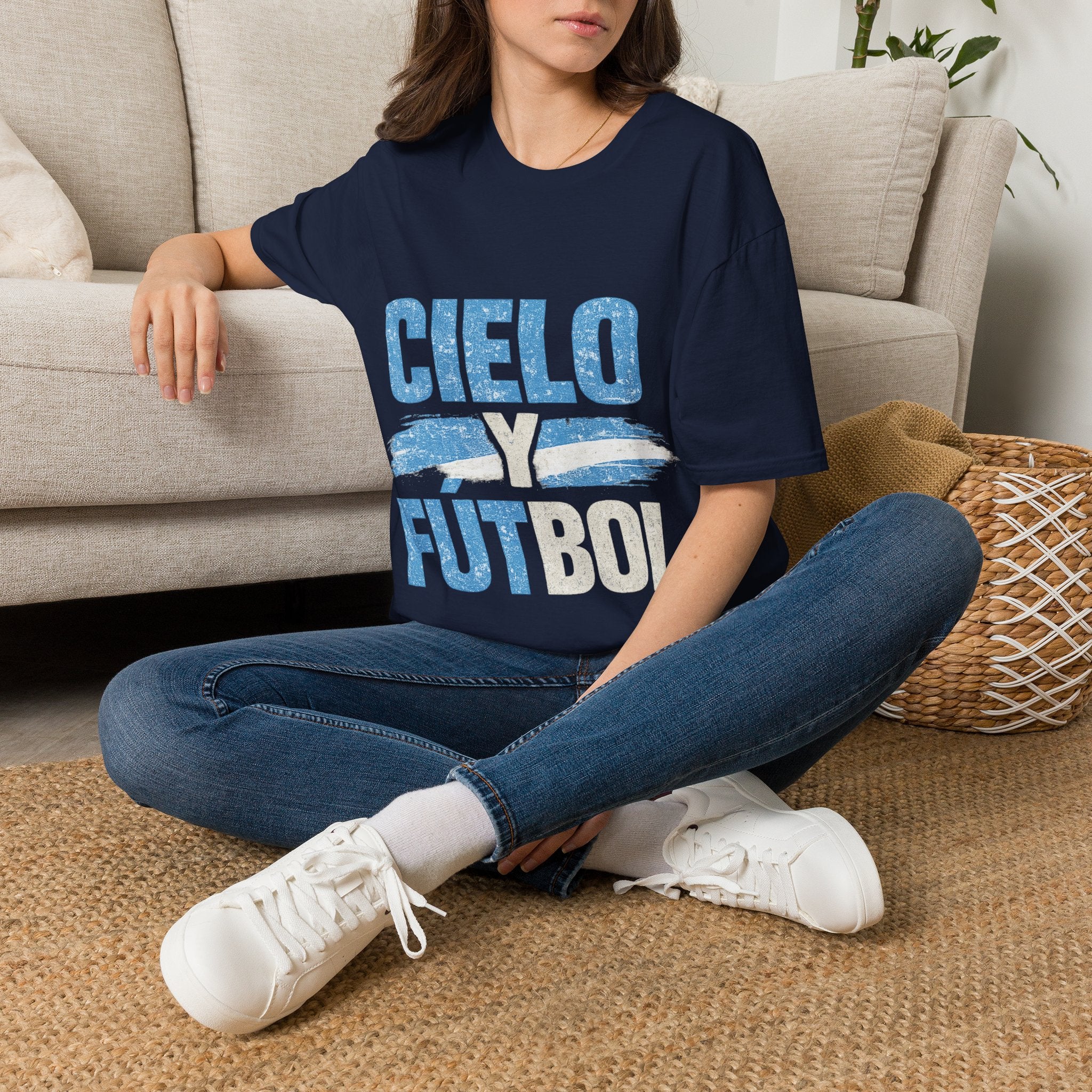 Argentina Cielo Fútbol T-Shirt — Vintage Sky Blue Soccer Tee