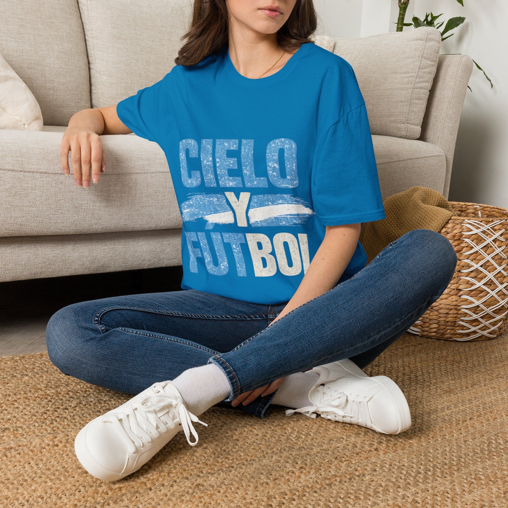 Argentina Cielo Fútbol T-Shirt — Vintage Sky Blue Soccer Tee