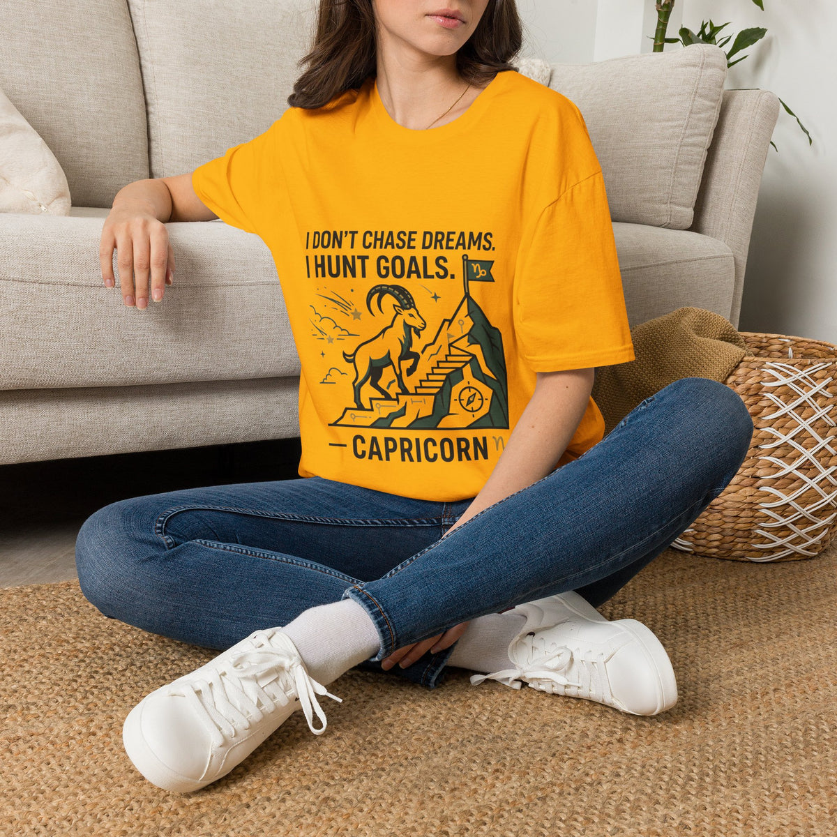 Capricorn T‑Shirt — I Don’t Chase Dreams, I Hunt Goals